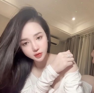 Quỳnh Chu thâm nhập cùng ny mới quen vào tình yêu